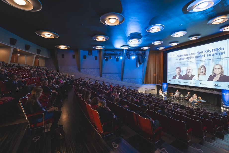 Suuren sote-seminaarin paneelikeskustelu