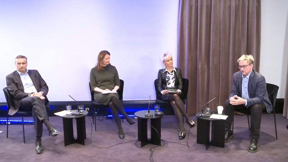 Ruutukaappauskuva Yrittäjien ja HALIn webinaarista.